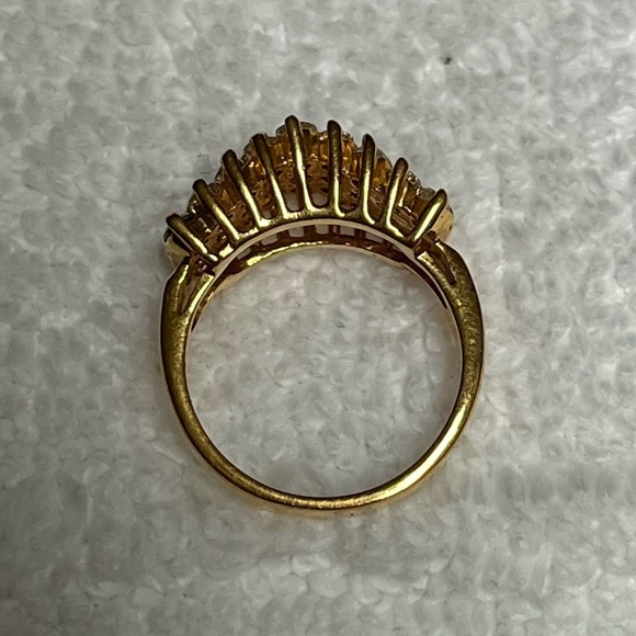 Gold tone ring - Picture 3 of 6